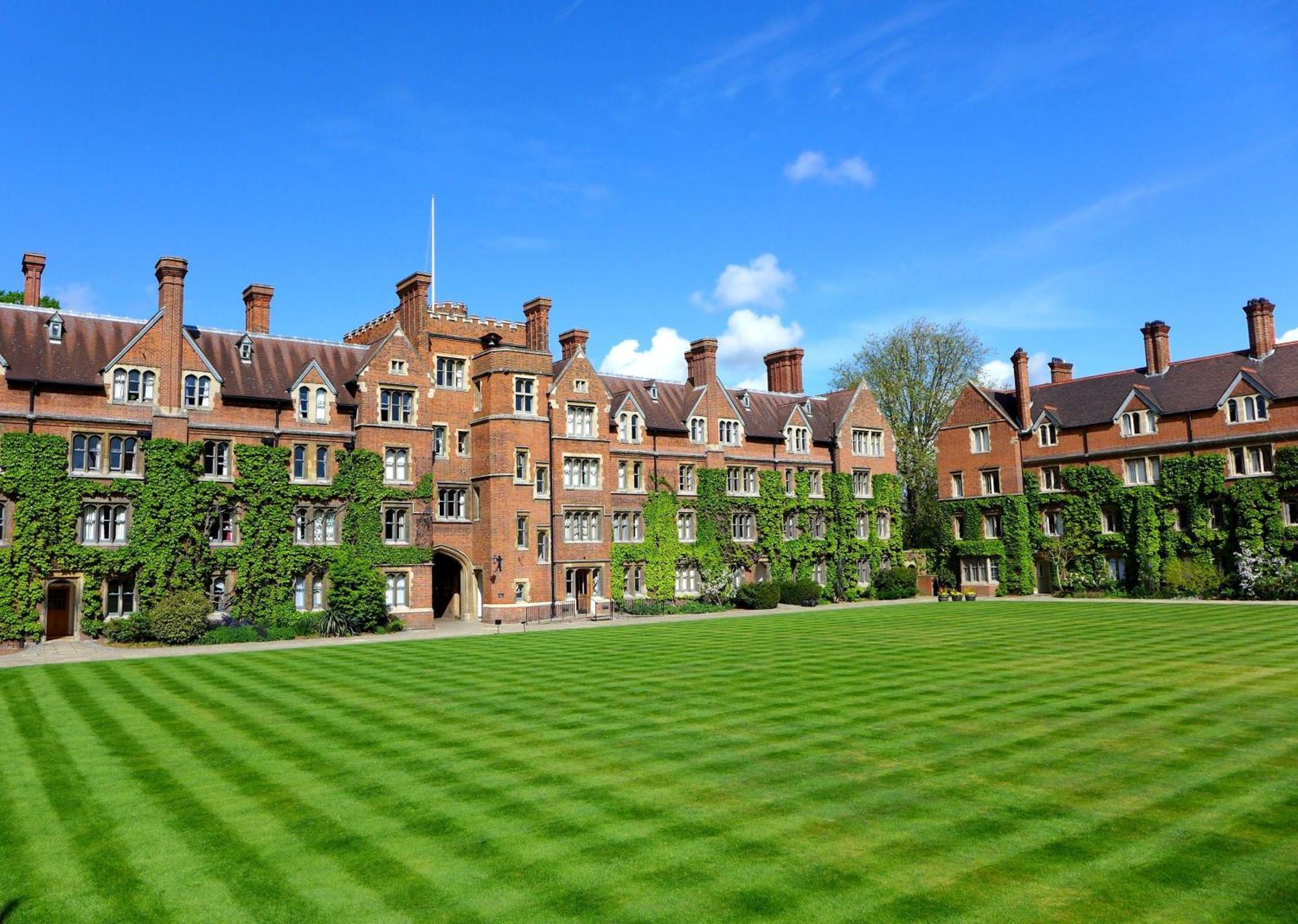 Apartemen Selwyn College,
